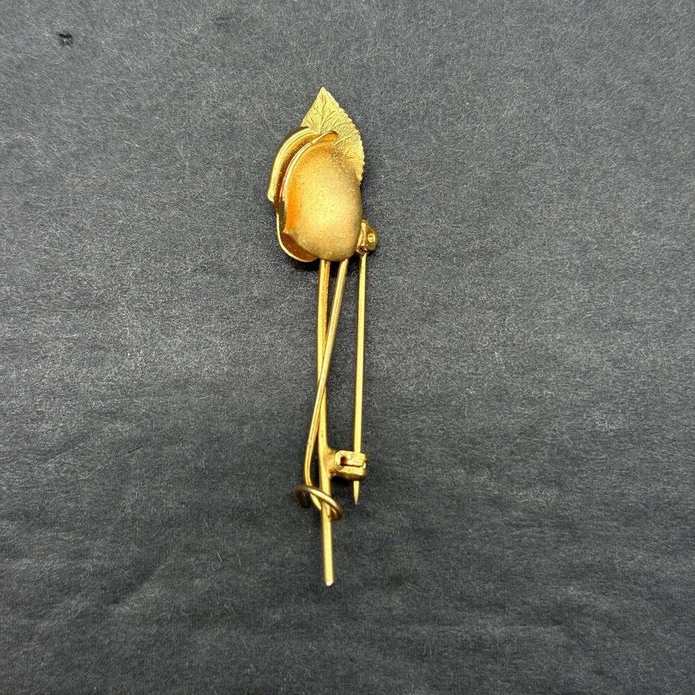 Vtg Brushed Gold Flower Bud Brooch Leaf Accent Long Stem Lapel Pin Costume